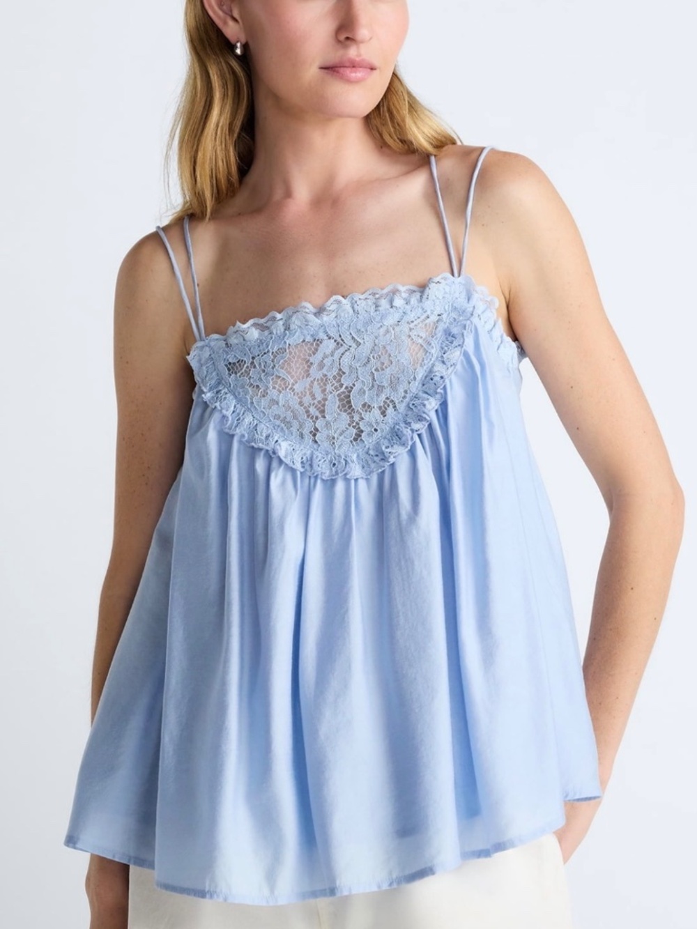 NWT SCOOP Bashful Blue Flowy Lace Camisole Size Medium (8-10)